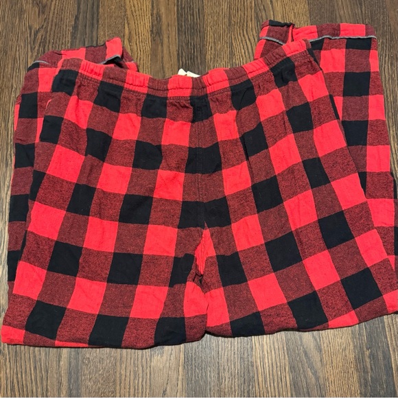 Old Navy Red Buffalo Plaid Men’s Pajamas - Picture 5 of 6